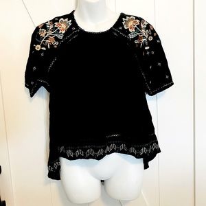 Women's Size Medium Knox Rose Black Embroidered Flowy Short Sleeve Blouse Top